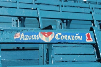 A note painted on a seat declaring a fan's love for the Havana Industriales (blue heart in English).